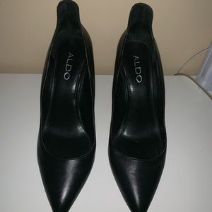 High heel pumps